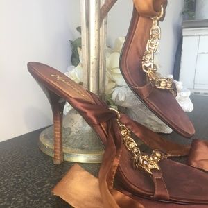 Marciano silk, strapy shoes